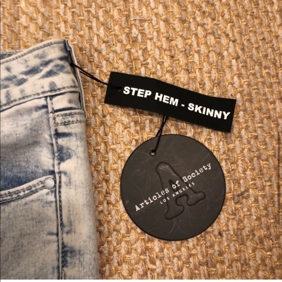 NWT Articles of Society Suzy Release Hem Jeans - Picture 9 of 11